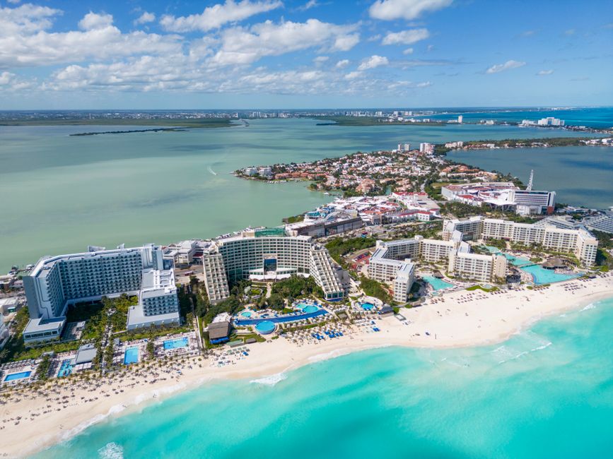 How Do I Choose an Adults-Only All-Inclusive Resort That Feels Social as a Solo Traveller?
