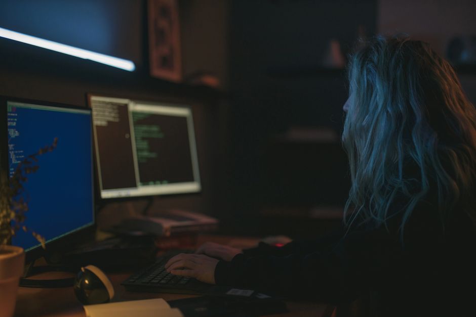 How Can We Prevent Overnight Shifts and Missed Punches From Causing Pay Errors?