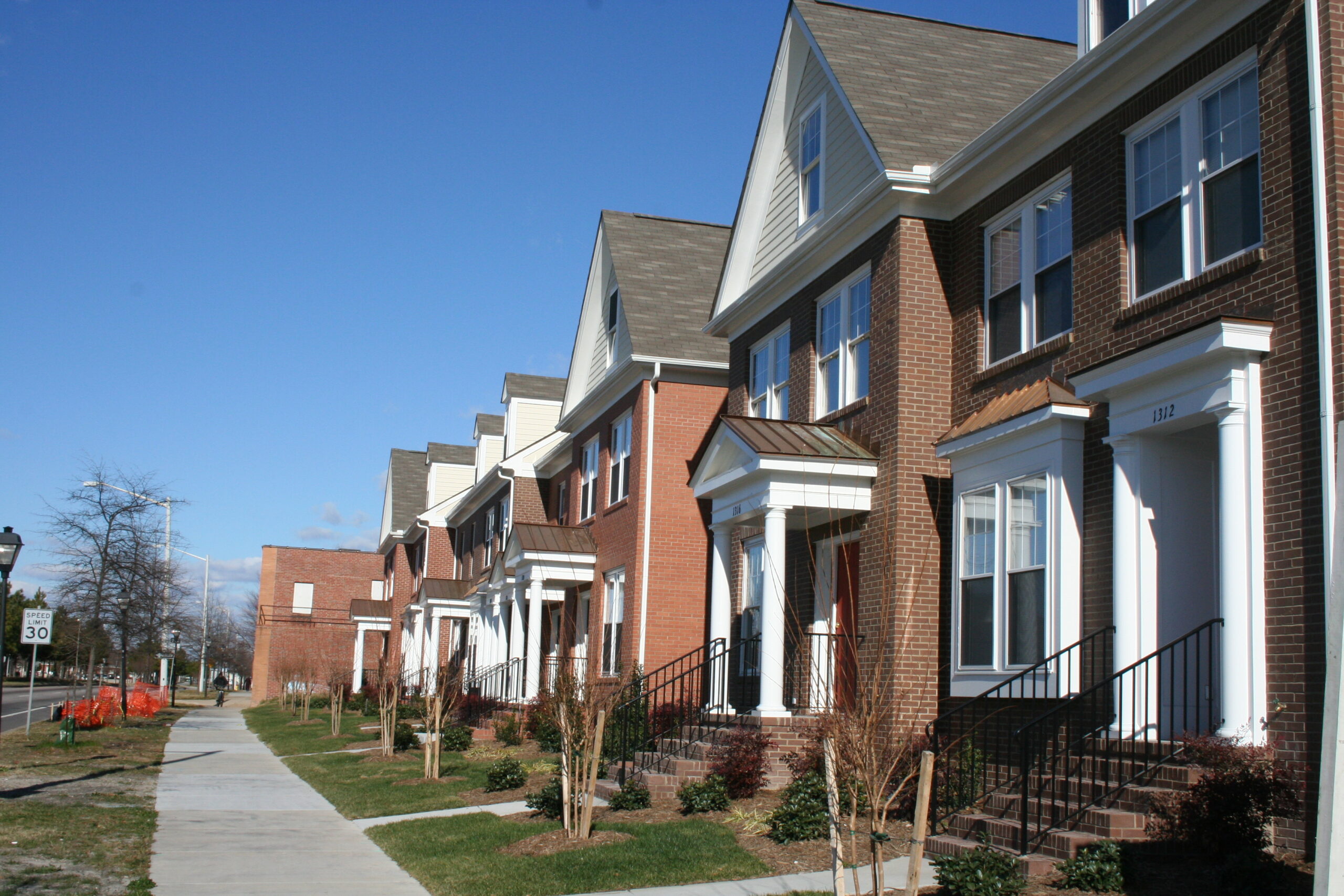 Multi-Family Homes: Complete Guide to Investment Properties and Living Arrangements