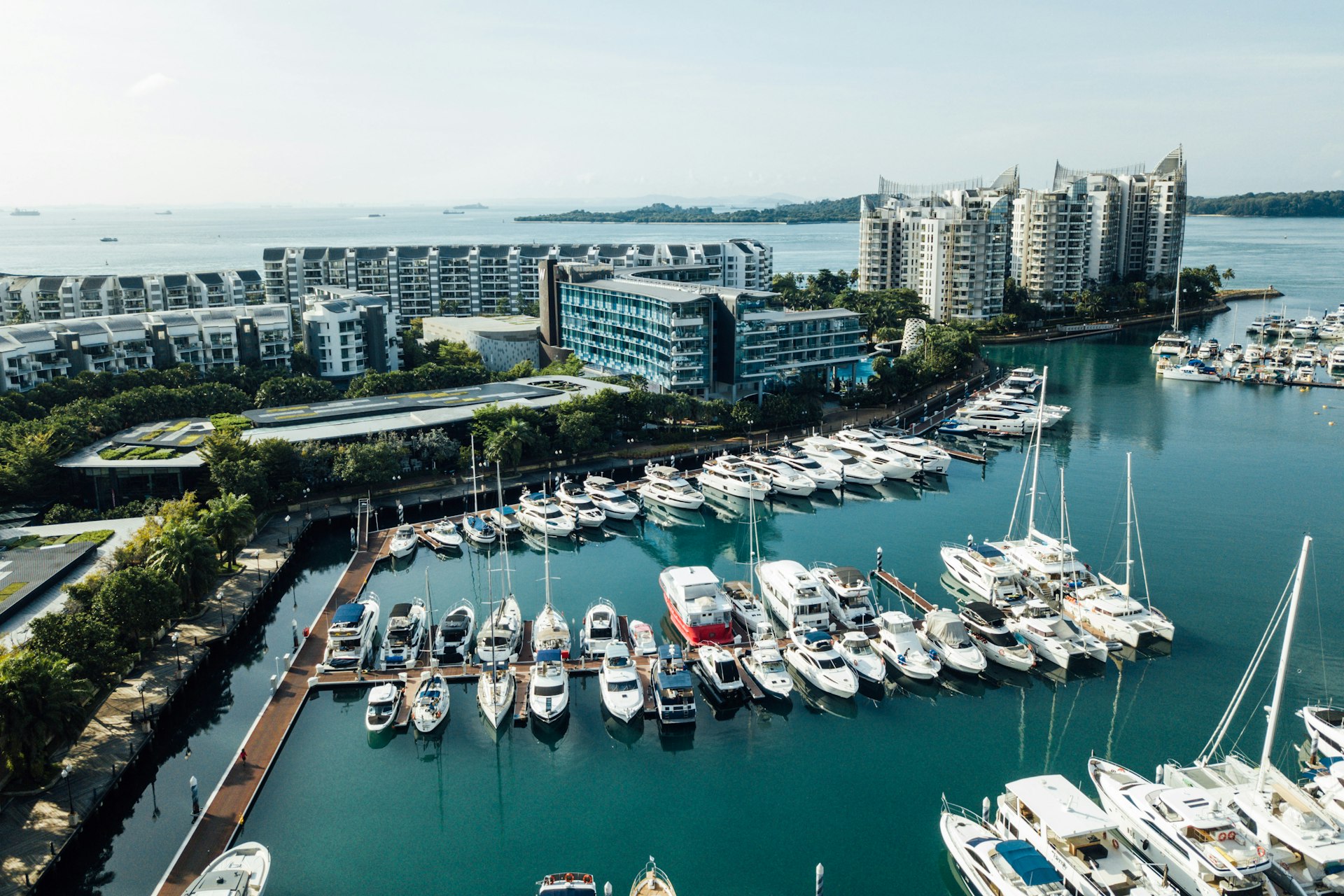 Emerging Trends Shaping the Luxury Waterfront Property Market in 2025